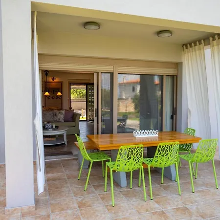 Lavender Pool Villa, Pefkohori #feelslikehome * Hanioti