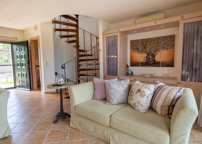 Lavender Pool Villa, Pefkohori #feelslikehome Chanioti