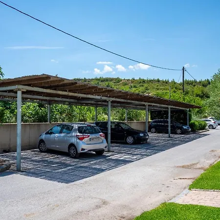 Lavender Pool Villa, Pefkohori #feelslikehome * Chaniotis