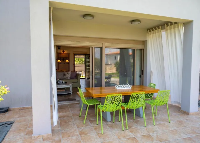 Lavender Pool Villa, Pefkohori #feelslikehome * Chaniotis