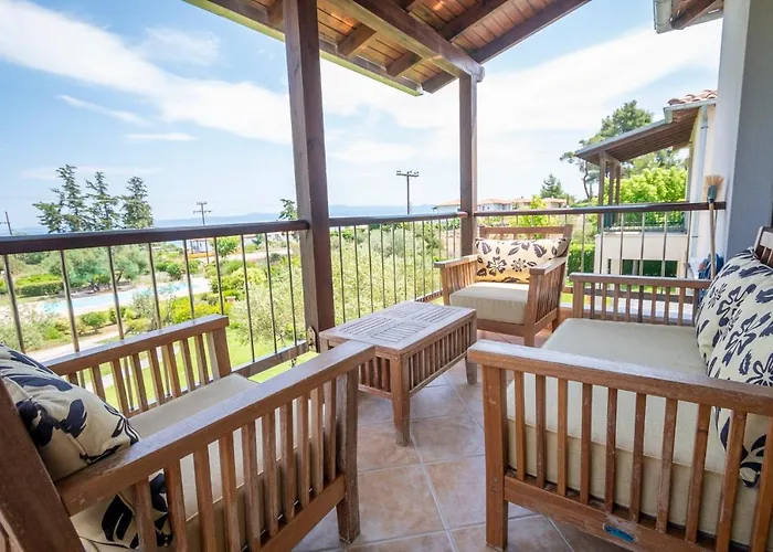 Lavender Pool Villa, Pefkohori #feelslikehome Villa